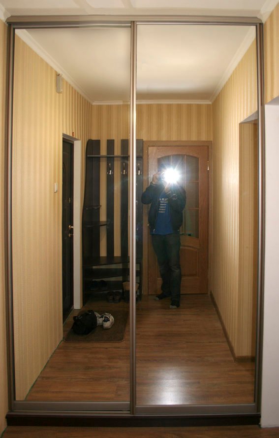 custom 2-door sliding closet